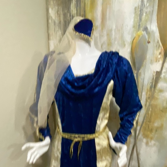 Medieval Queen Halloween costume sir L - Picture 5 of 5